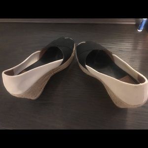 Tory Burch like new wedges perfect for the summer